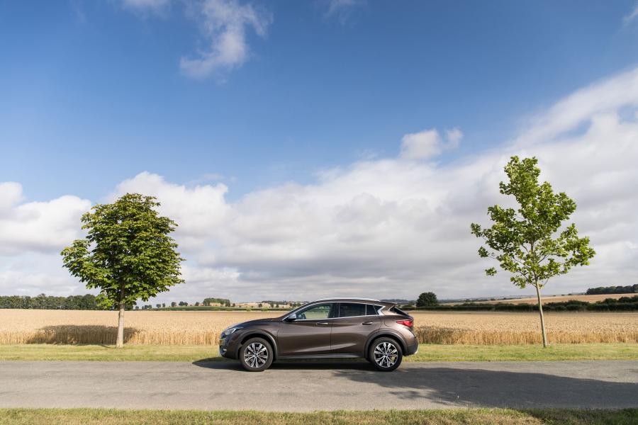 Infiniti QX30 2.2d AWD 2016 года  (WW) (фото 34 из 38)